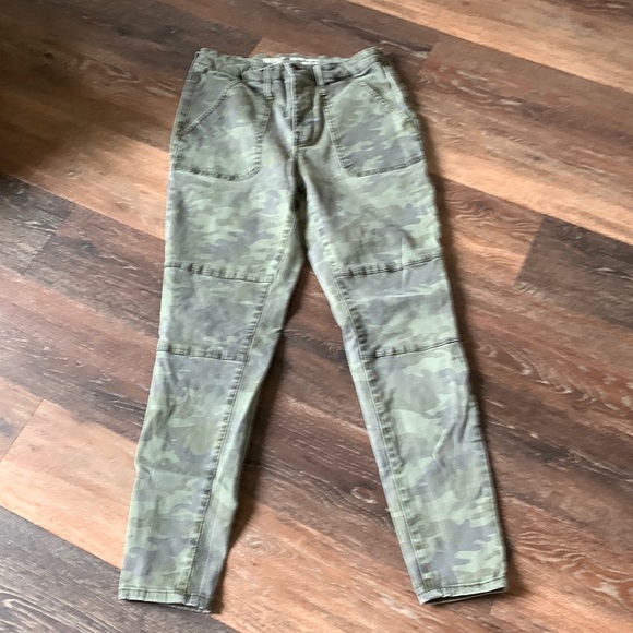 Camo Jeggings - Picture 1 of 2